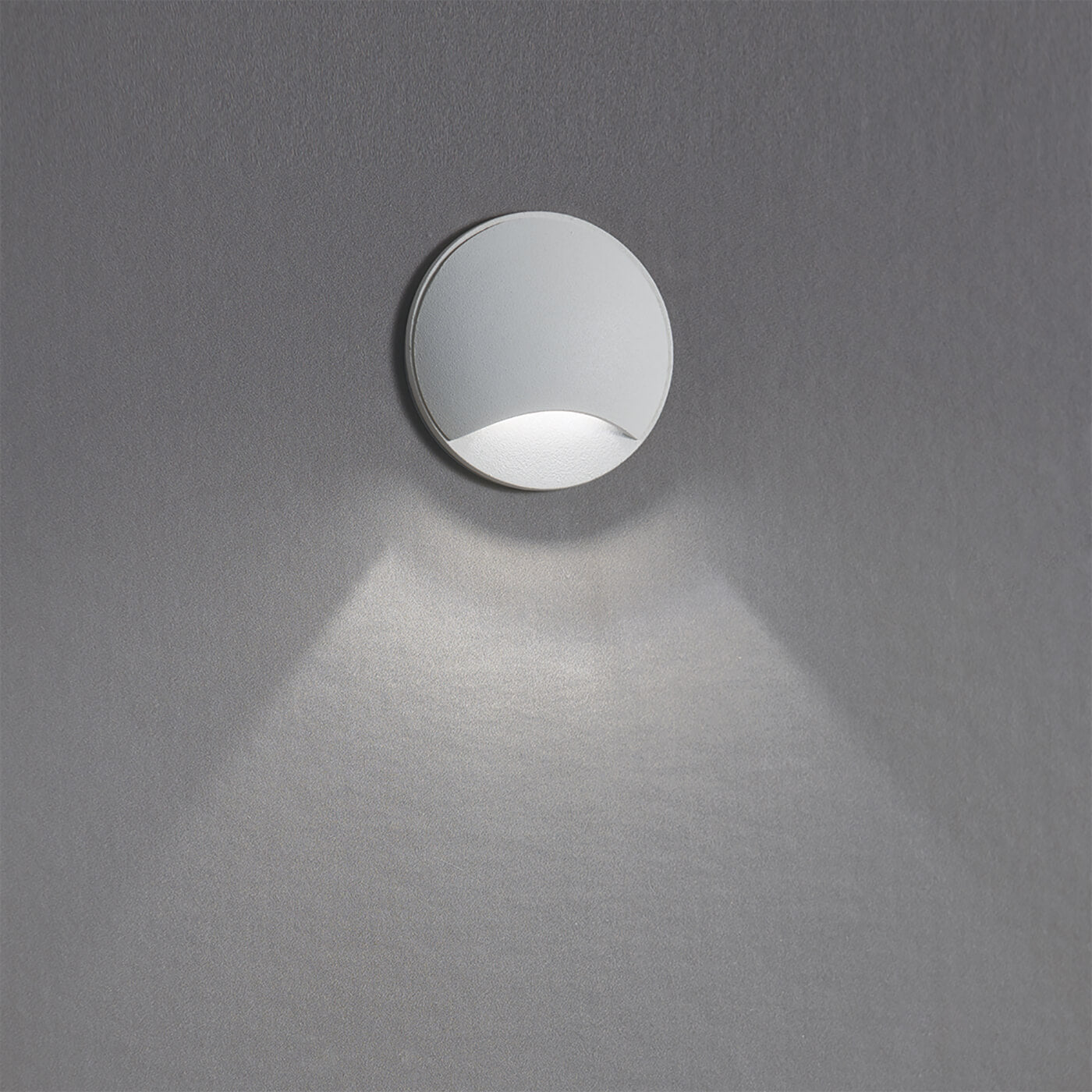 Aplica de exterior incastrata ITHAKI W1 alba cu tehnologie LED de 3W, solutia perfecta pentru iluminatul exterior modern.