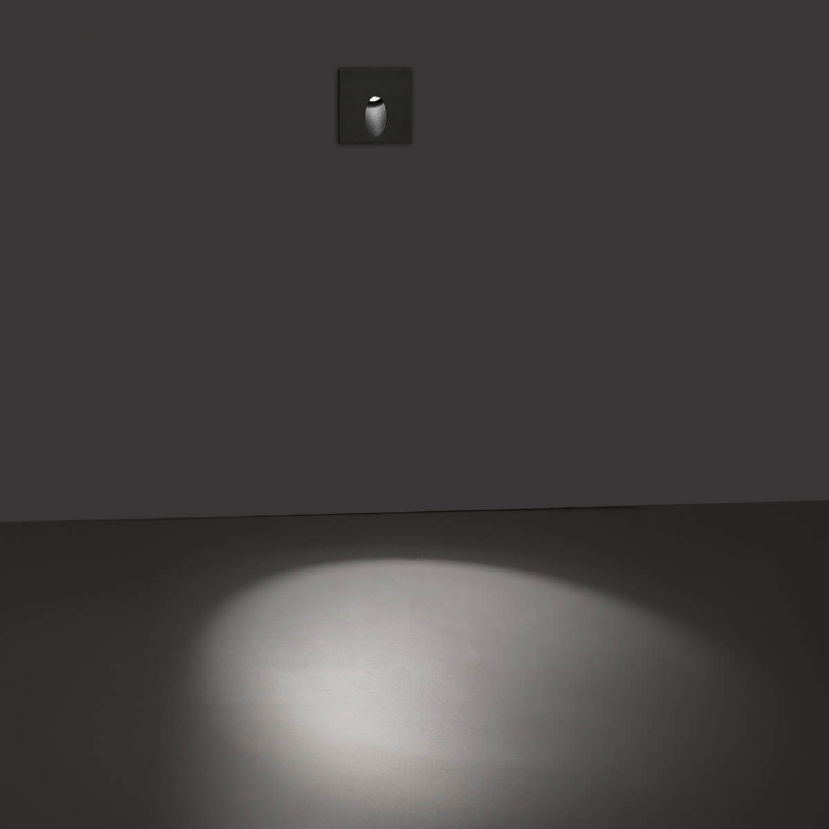 SERIFOS: Aplica patrata moderna de exterior in nuanta antracit, cu tehnologie LED de 3W, pentru un design contemporan si eficienta energetica.