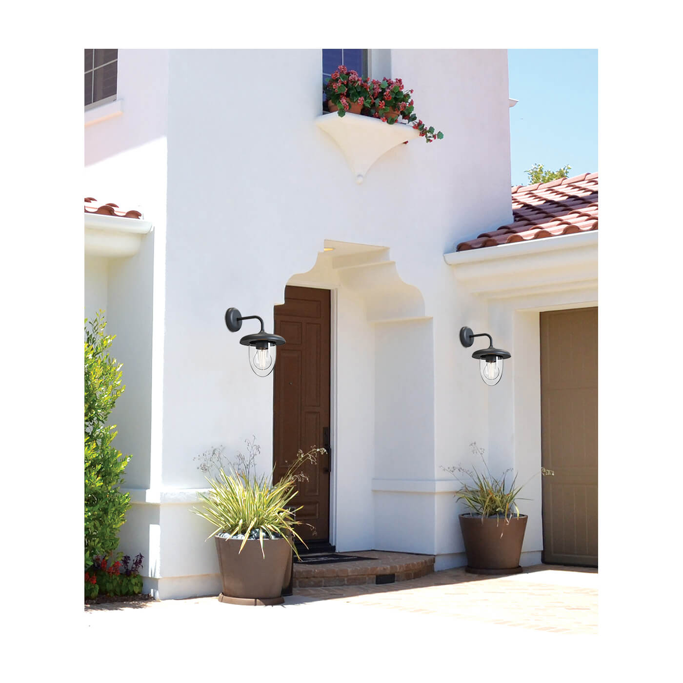 Aplica de exterior moderna MERLINE gri inchis cu o sursa de lumina de 20W E27, pentru un exterior elegant si bine iluminat.