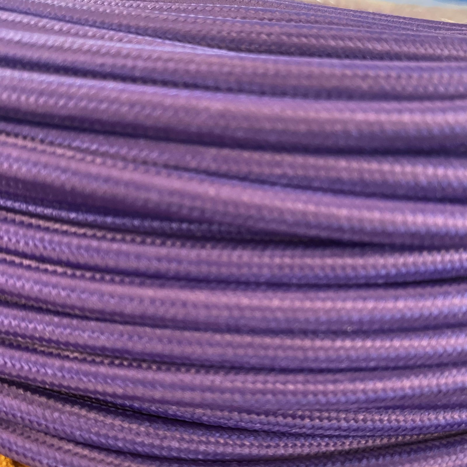 cablu electric mov, idel pentru personalizarea corpurilor de iluminat