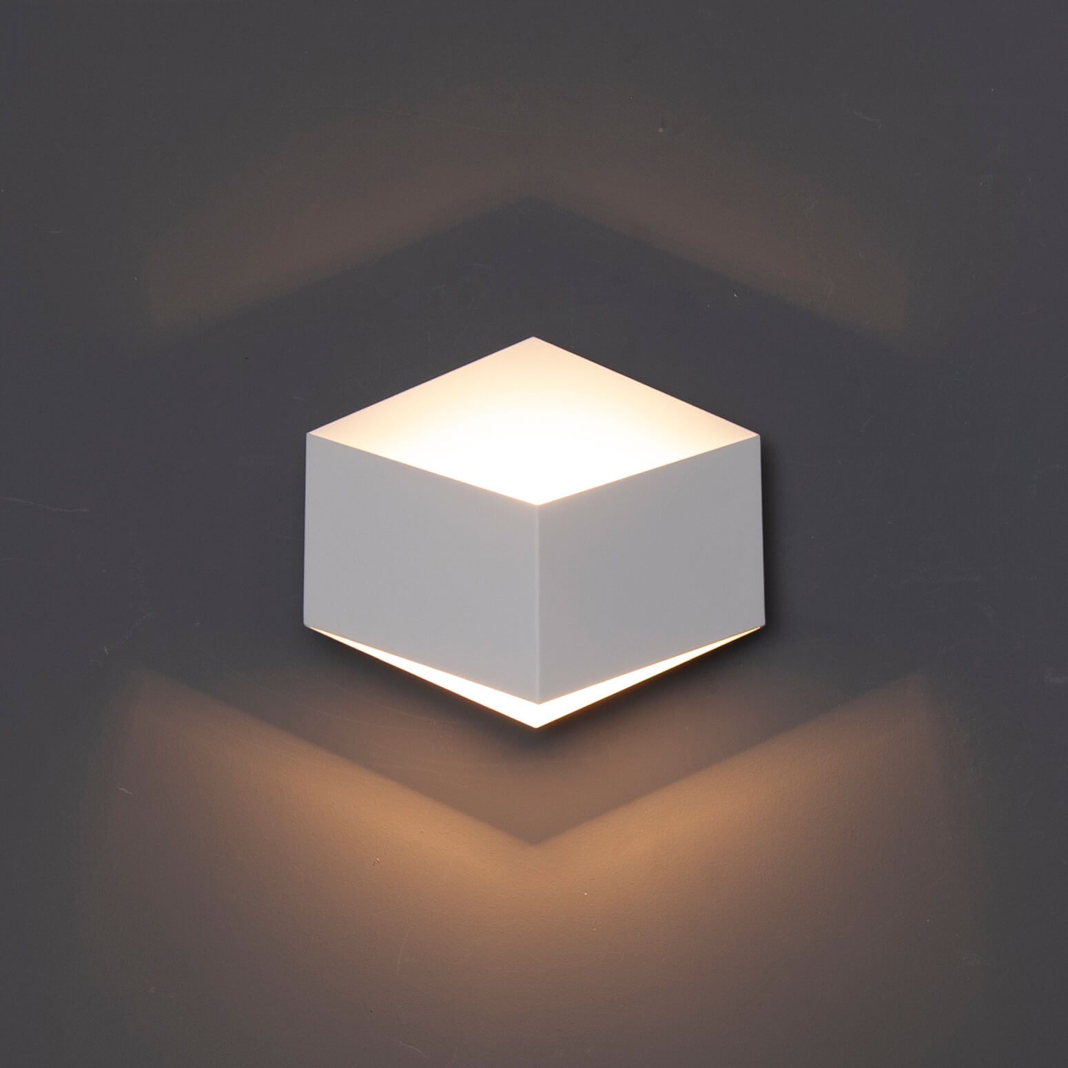 Domicilio Aplica ORIGAMI alb - Aplie design modern pentru baie, dormitor sau birou