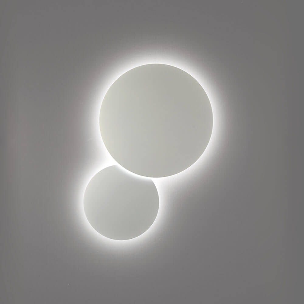 Cauti o aplica reglabila alba rotunda KYKLOS W1 cu LED 4,5W - pentru dormitor sau living, design modern, elegant? Din colectia de lustre si corpuri de iluminat Domicilio