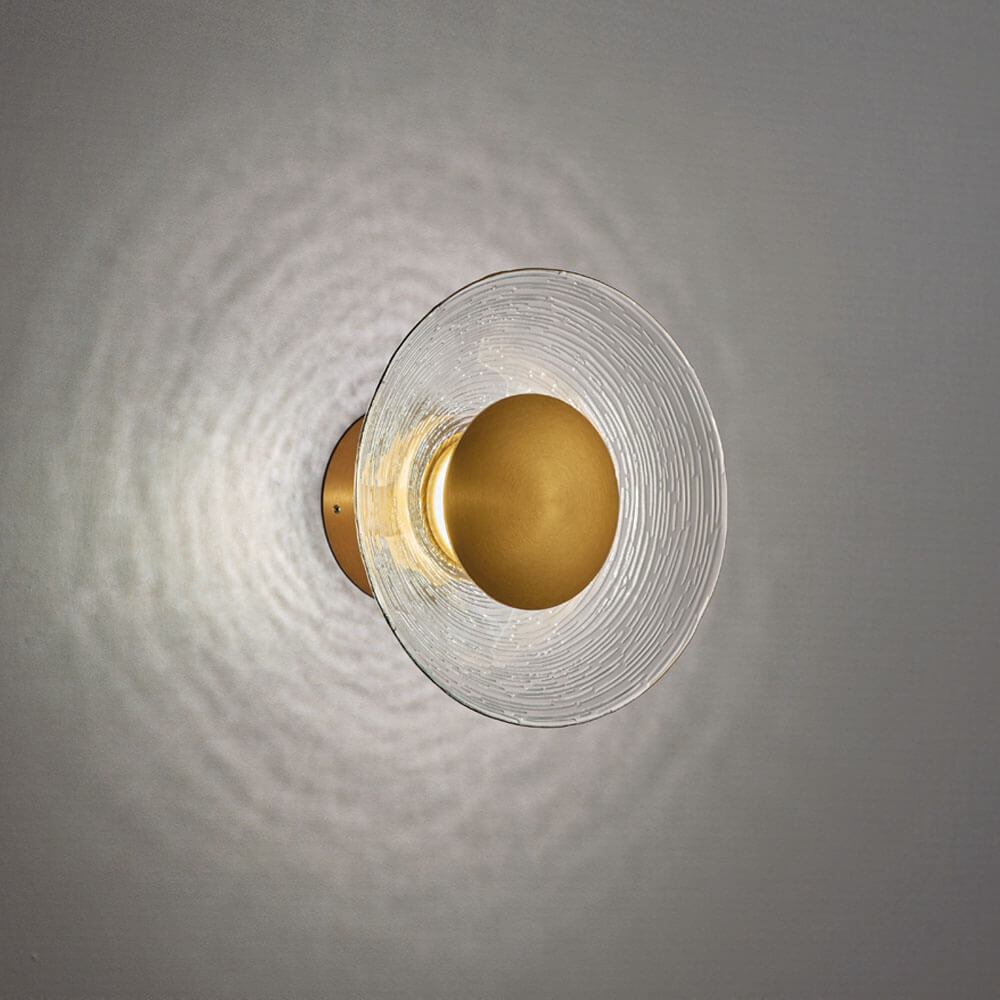 Cauti o aplica aurie-transparenta GLAMOUR cu LED 8W - pentru living sau dormitor, design modern, elegant? Din colectia de lustre si corpuri de iluminat Domicilio