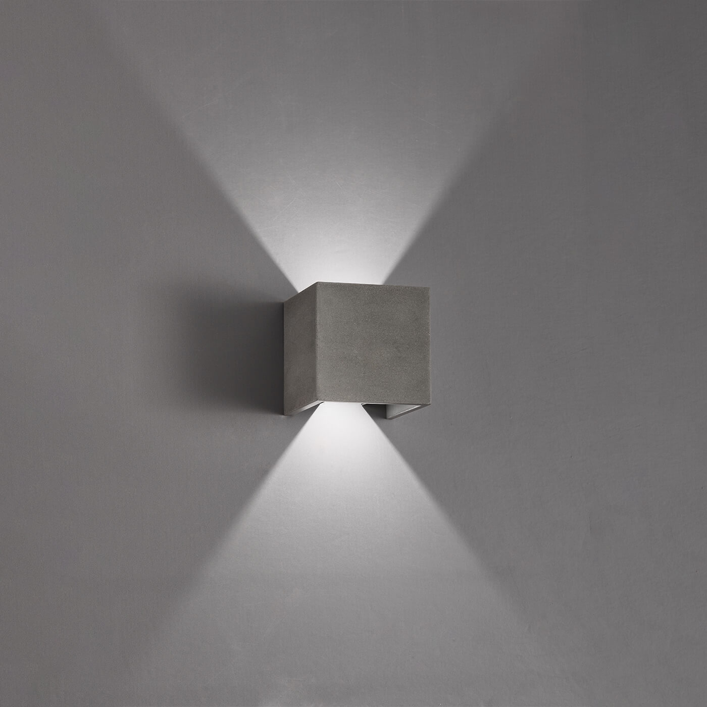 Cauti o aplica pentru exterior exterior eleganta SAMOS gri cu LED 12W, grad de protectie IP 65 pentru fatada casei din colectia de lampi suspendate si corpuri de iluminat Domicilio?