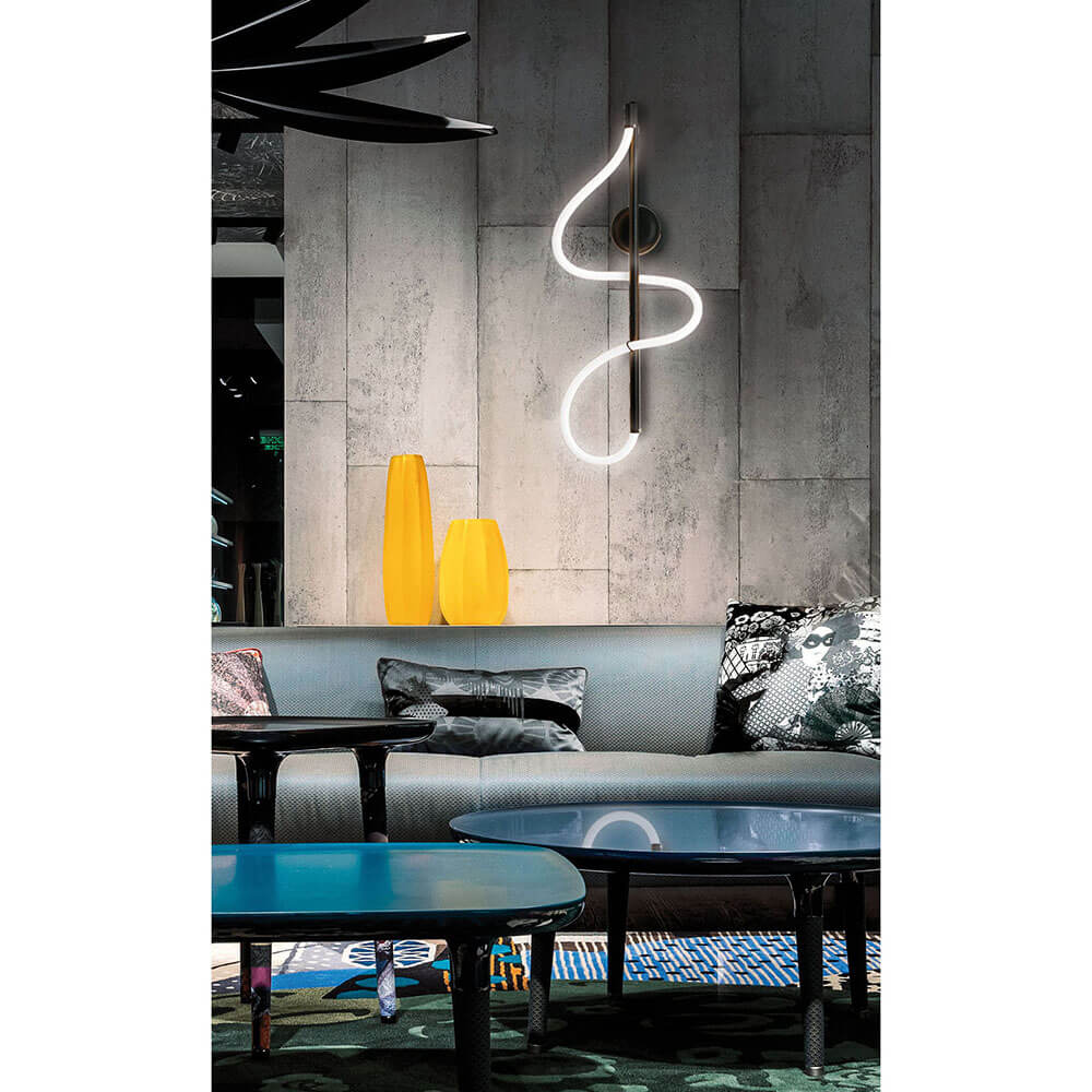 Cauti o aplica neagra ANNETE cu LED 30W din metal - pentru living sau dormitor, design glam, elegant? Din colectia de lustre si corpuri de iluminat Domicilio