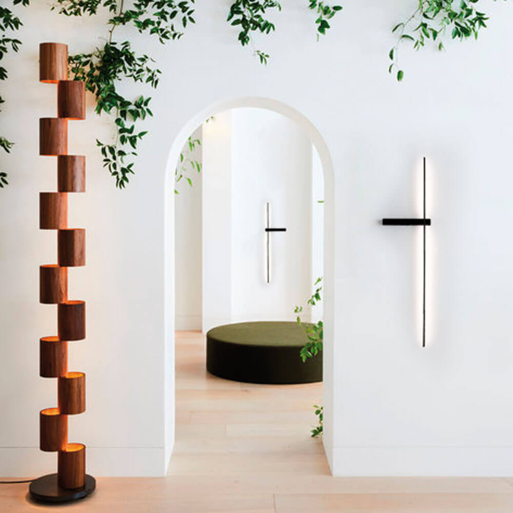 Cauti o aplica neagra SLIM cu LED 14W - pentru living sau dormitor, design modern, elegant? Din colectia de lustre si corpuri de iluminat Domicilio