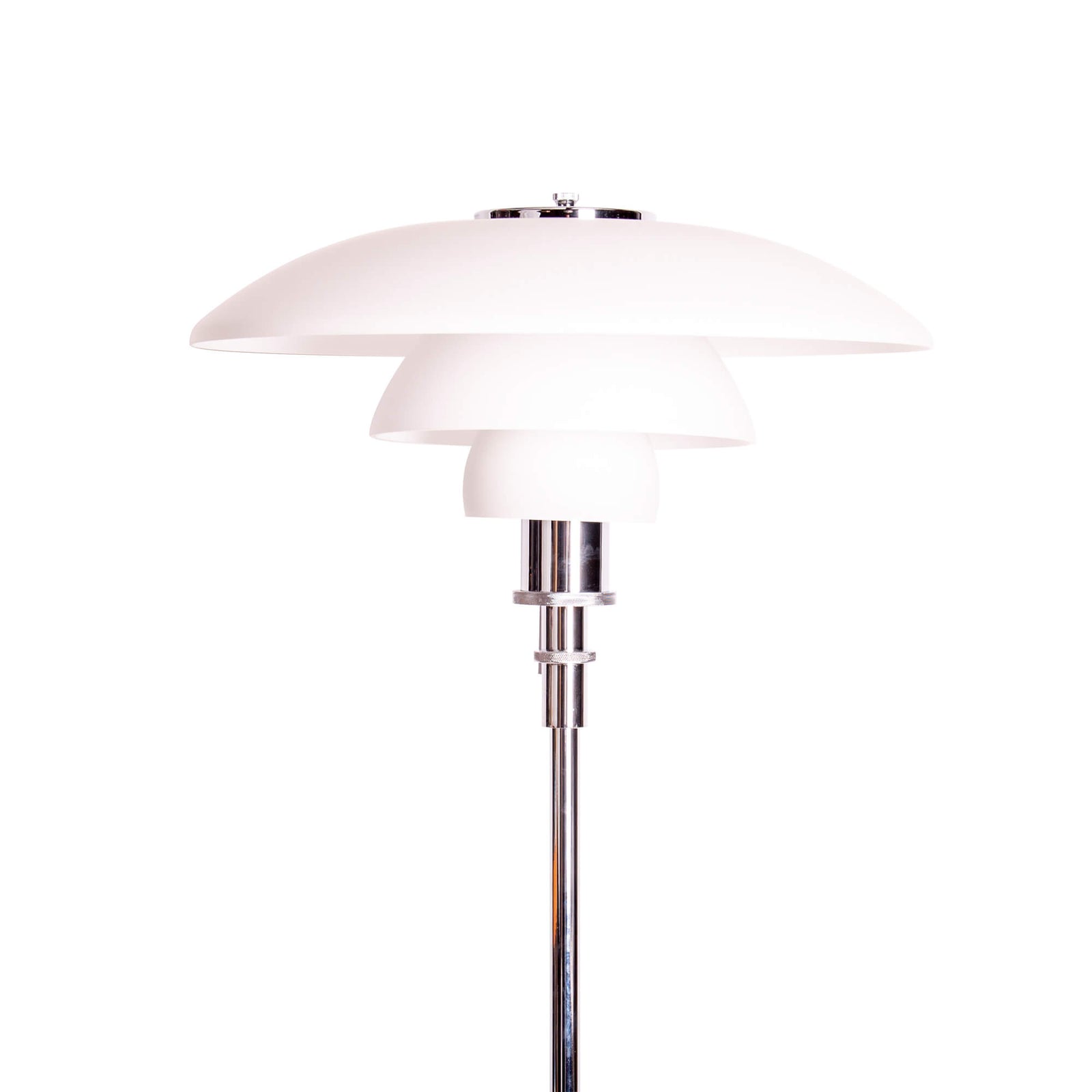 Lampadare din metal si sticla pentru living, potrivit unui decor elegant, functioneaza cu bec E27. Diametru (cm) 47 Inaltime (cm) 153 Culoare alb Material metal, sticla Sursa iluminat bec E27 Inclus nu Cod SA14-F1-WH