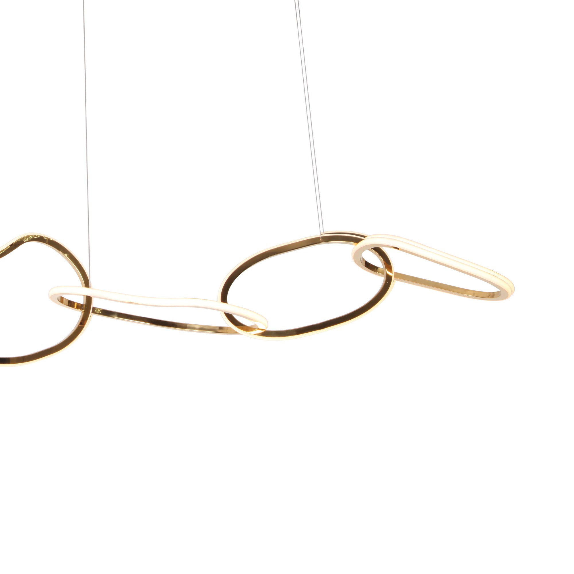 Cauti o lampa suspendata mare pentru living sau dining?