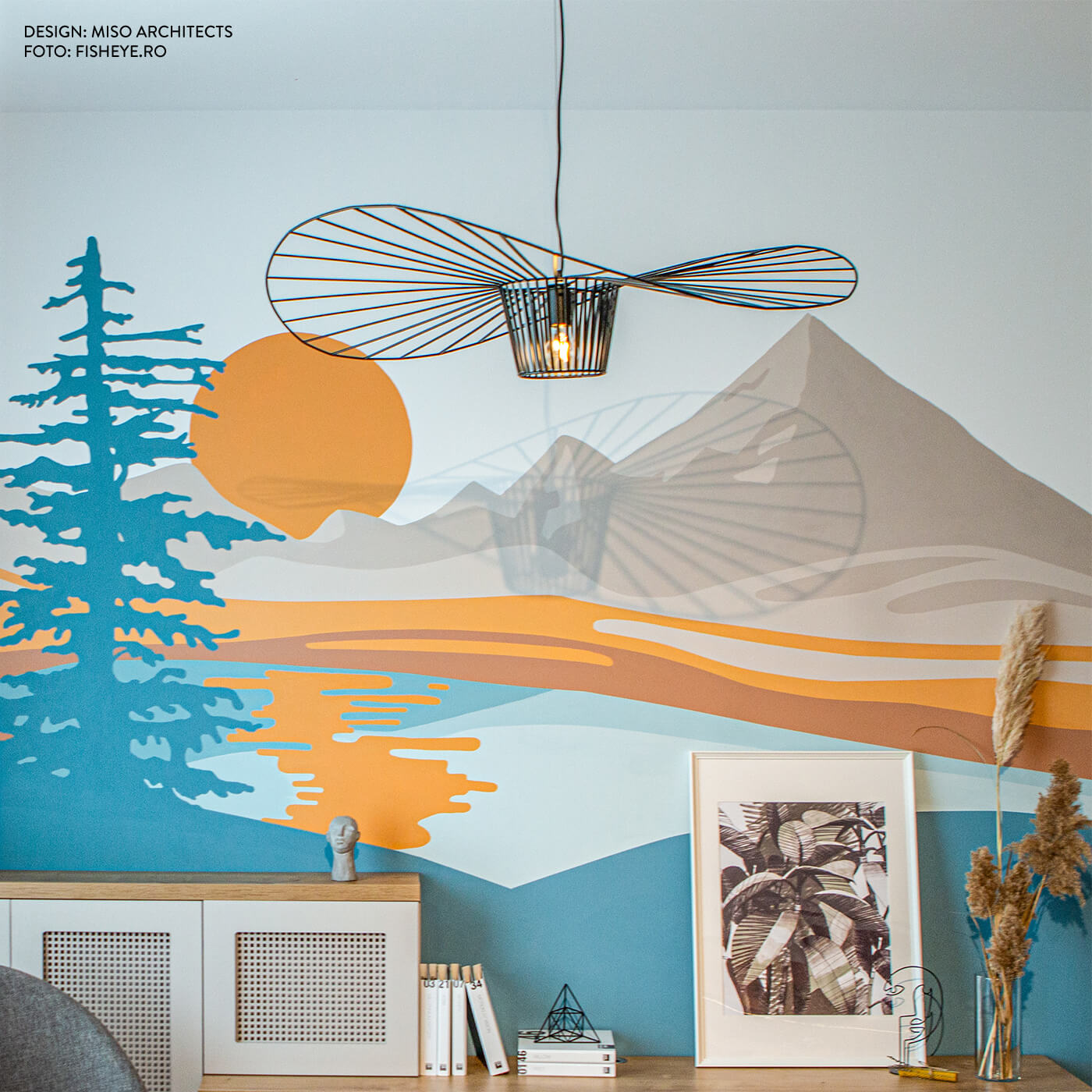 Lampa Suspendata neagra de metal HAT