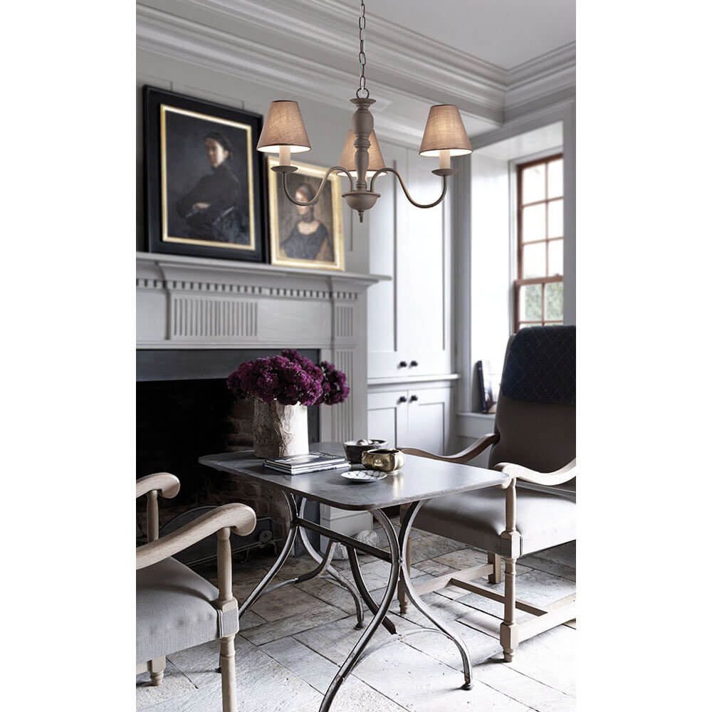 Cauti o lampa suspendata FATIM S3 din metal cu abajur textil, design modern, clasic pentru living, dining sau dormitor din colectia de lustre si candelabre Domicilio?