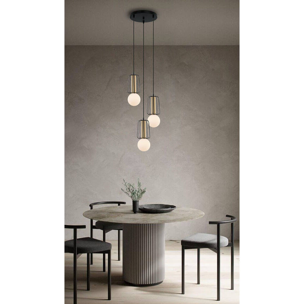 Cauti o lampa suspendata FEDRA S3 din metal cu glob de sticla, design modern, clasic pentru living, dining sau dormitor din colectia de lustre si candelabre Domicilio?