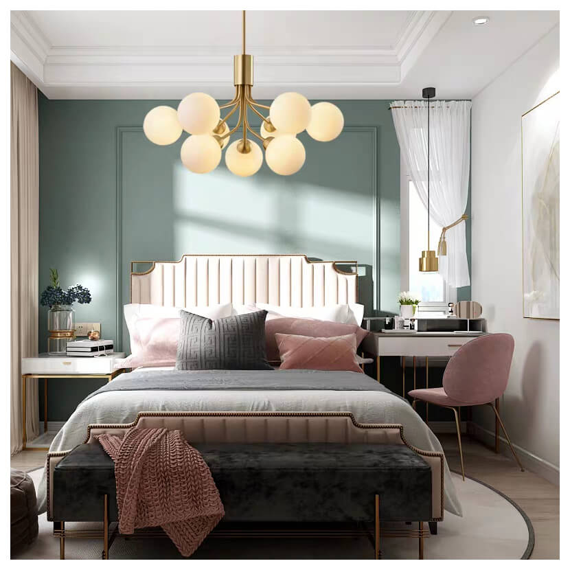 Design minimalist, suport metalic, abajururi din sticla - aceasta este reteta unui corp de iluminat care poate fi incadrat cu succes in aproape orice tip de decor. Lustra IOMI lumineaza cu stil incaperea si creeaza un ambient relaxat.