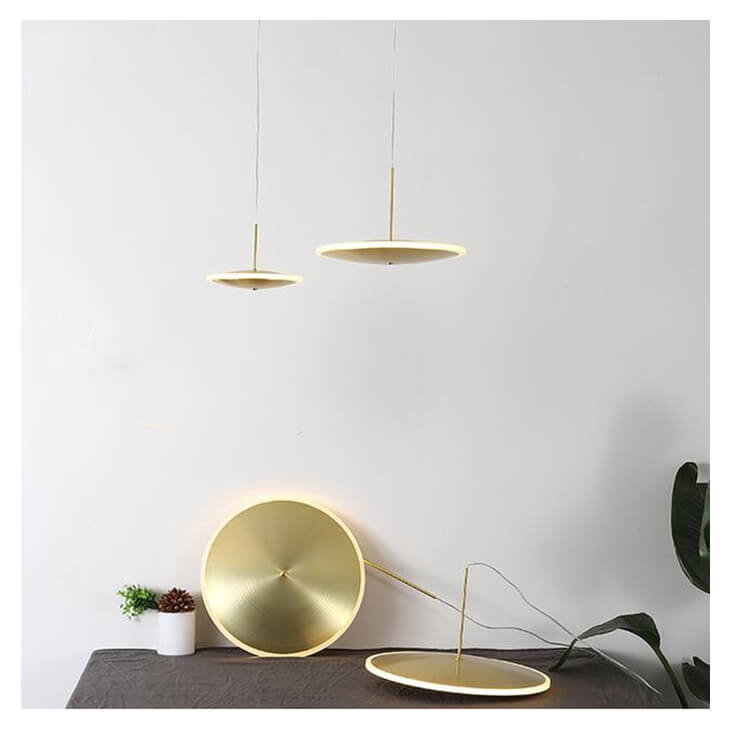 Lampa suspendata aurie LEXIE SL cu LED pentru un ambient glam