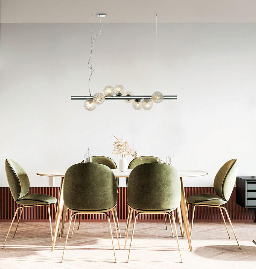 Cauti o lampa suspendata cromata SYLIA S8 cu glob de sticla, design modern, elegant, pentru living, dining sau dormitor din colectia de lustre si candelabre Domicilio?