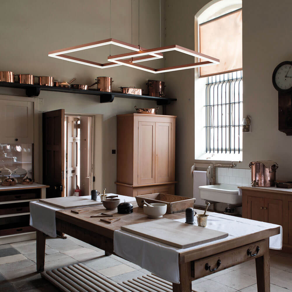 Cauti o lampa suspendata cuprata LINUS cu LED 50W, design modern, elegant, pentru living, dining sau dormitor din colectia de lustre si candelabre Domicilio?