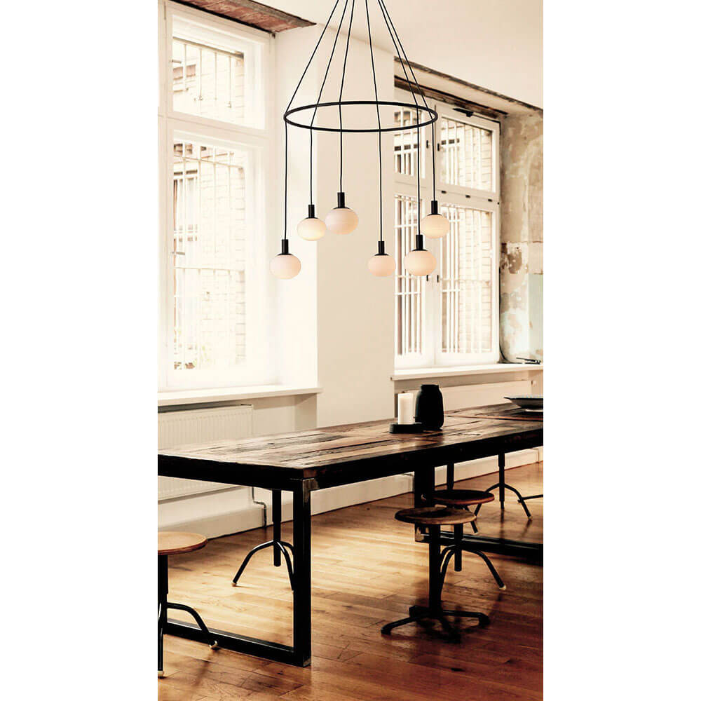 Cauti o lampa suspendata neagra ANGELO cu globuri de sticla, design modern, industrial, pentru living, dining sau dormitor din colectia de lustre si candelabre Domicilio?