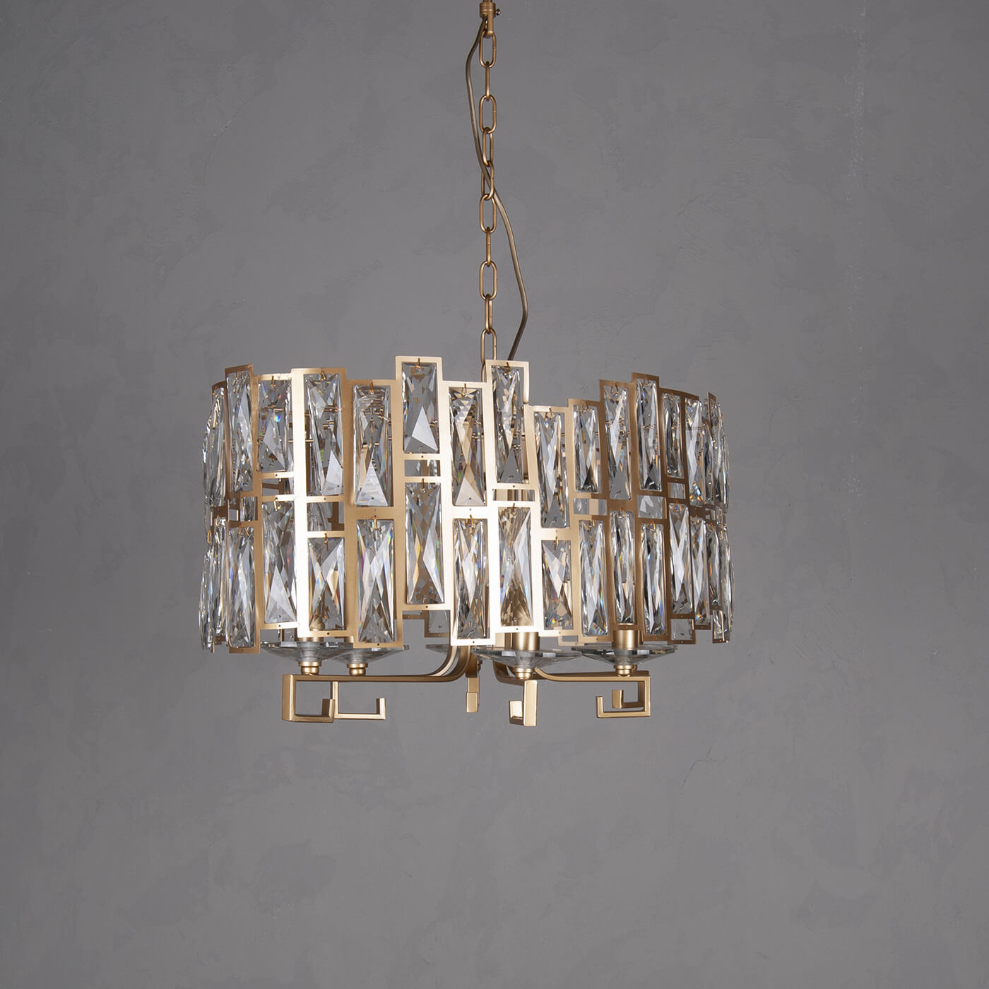 Cauti o Lustra OBALO S2 aurie pentru dining?