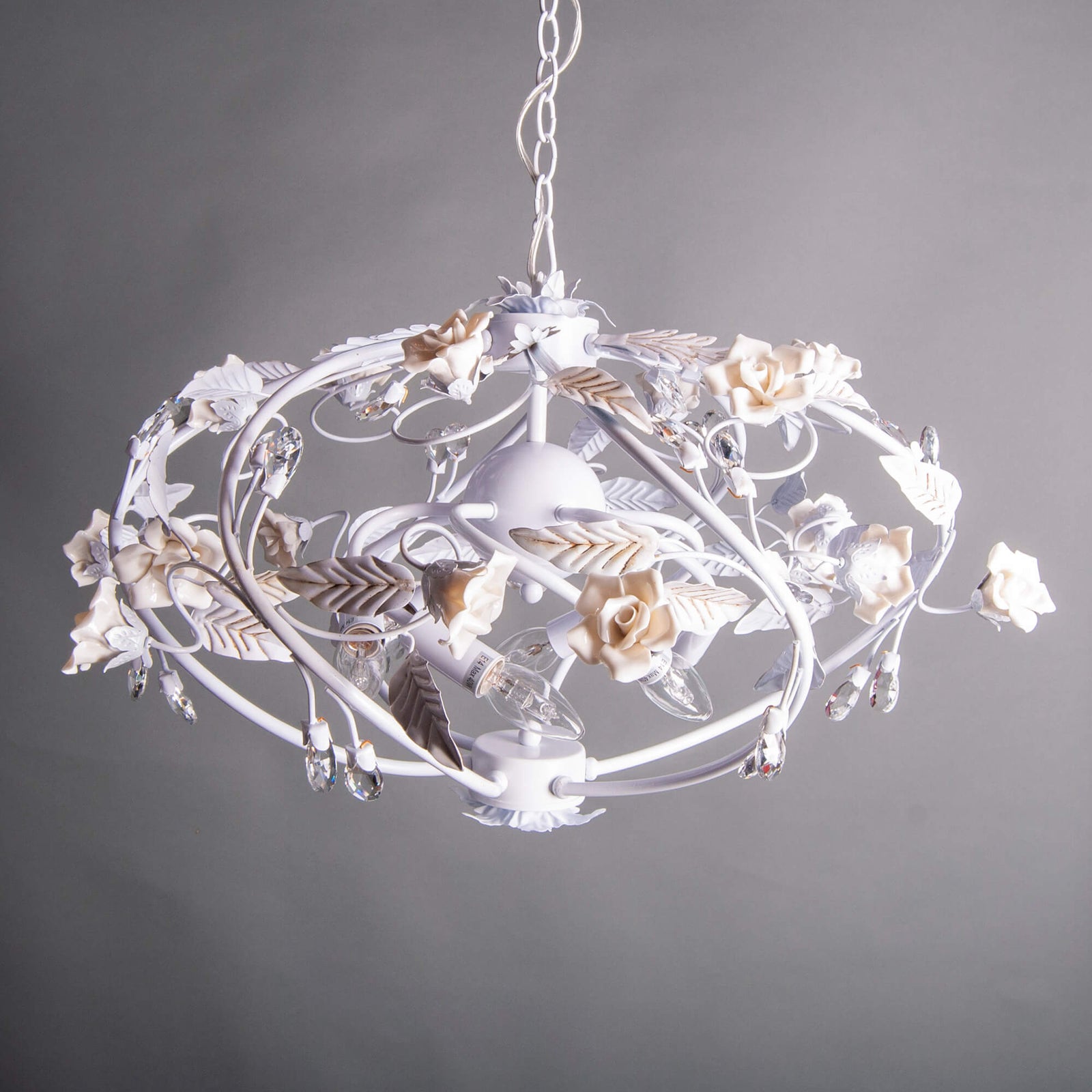 Lustra alba Amelia S3 din metal si ceramica - Corp iluminat sufragerie spatioasa 2021