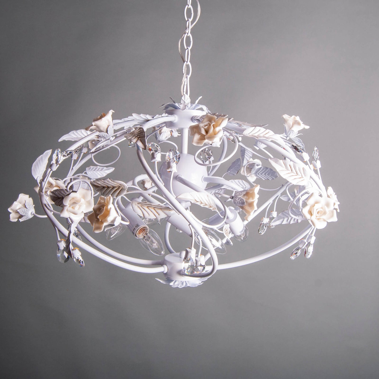 Lustra alba Amelia S3 din metal si ceramica - Corp iluminat sufragerie spatioasa 2021