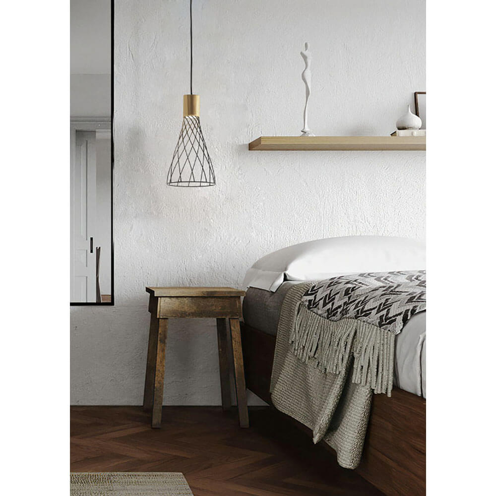 Cauti un pendul HANK negru cu abajur din metal si lemn, design modern, elegant, pentru living, dining sau dormitor din colectia de lustre si candelabre Domicilio?