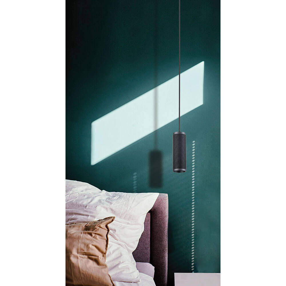 Cauti un pendul negru KENYA din franghie, design modern, elegant, pentru living, dining sau dormitor din colectia de lustre si candelabre Domicilio?