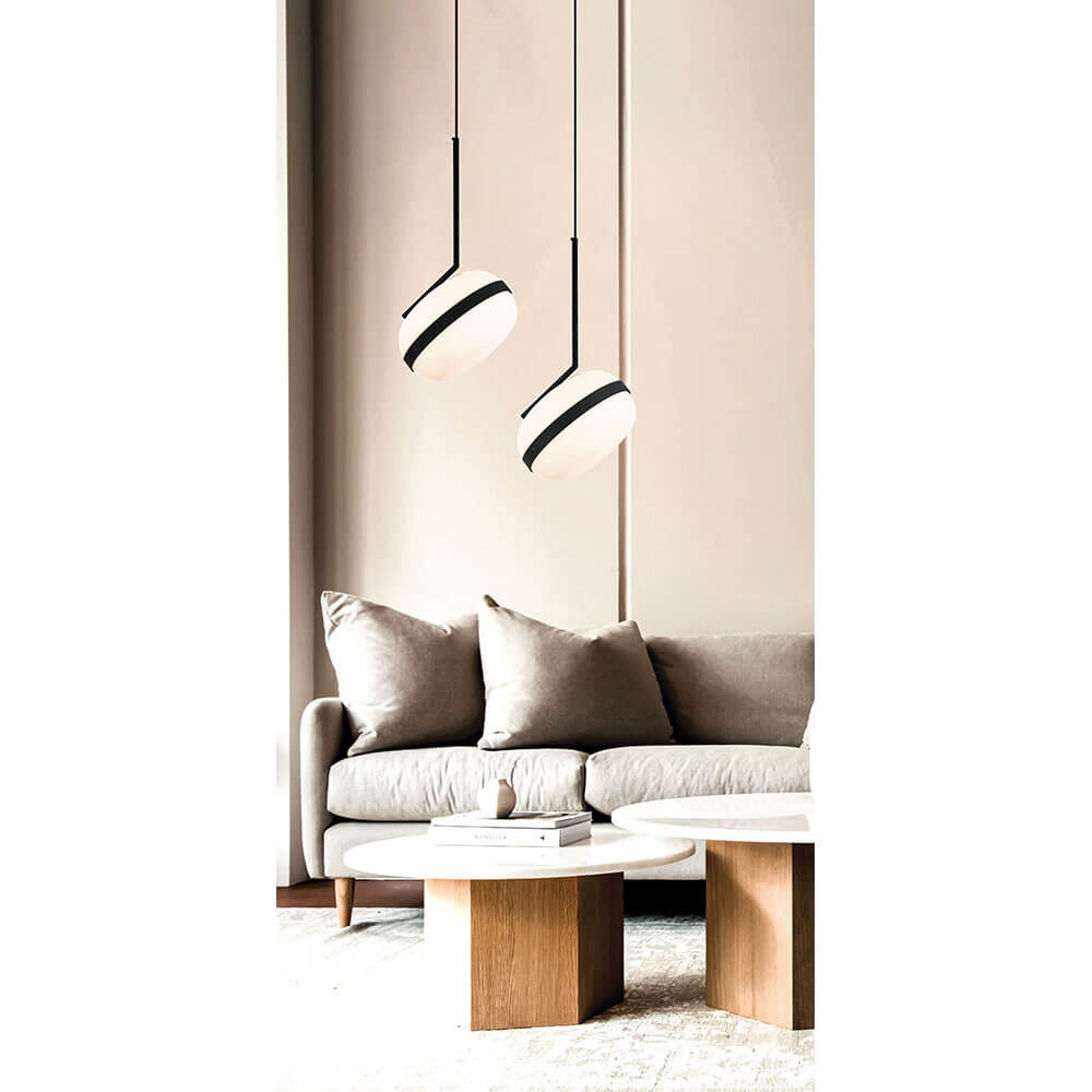 Cauti un pendul negru PALMA din sticla si metal, design elegant, modern, pentru living, dining sau dormitor din colectia de lustre si candelabre Domicilio?
