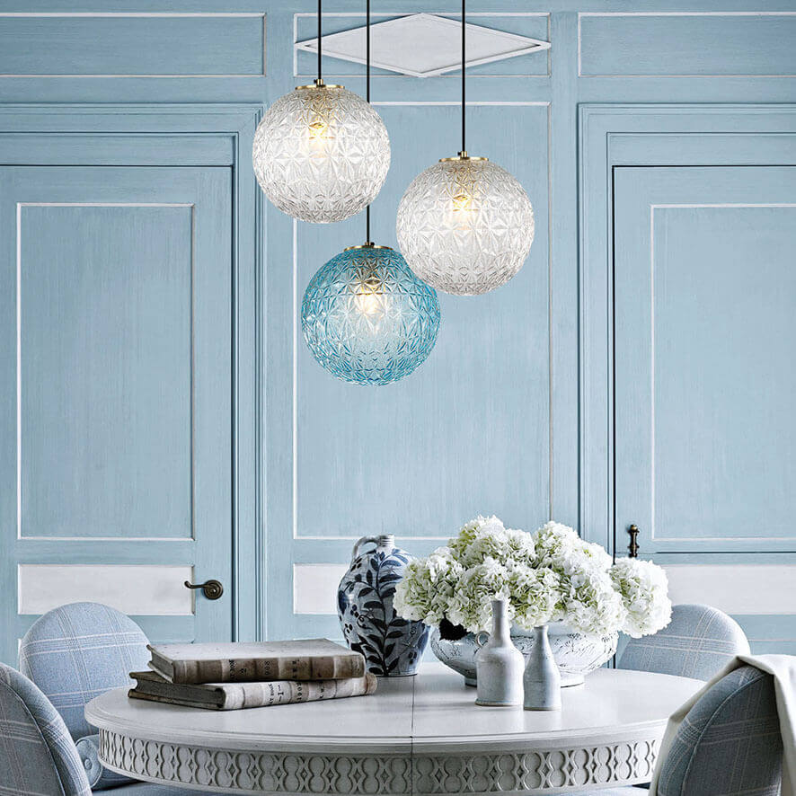 Cauti un pendul albastru transparent ASPA din sticla, design modern, elegant, pentru living, dining sau dormitor din colectia de lustre si candelabre Domicilio?