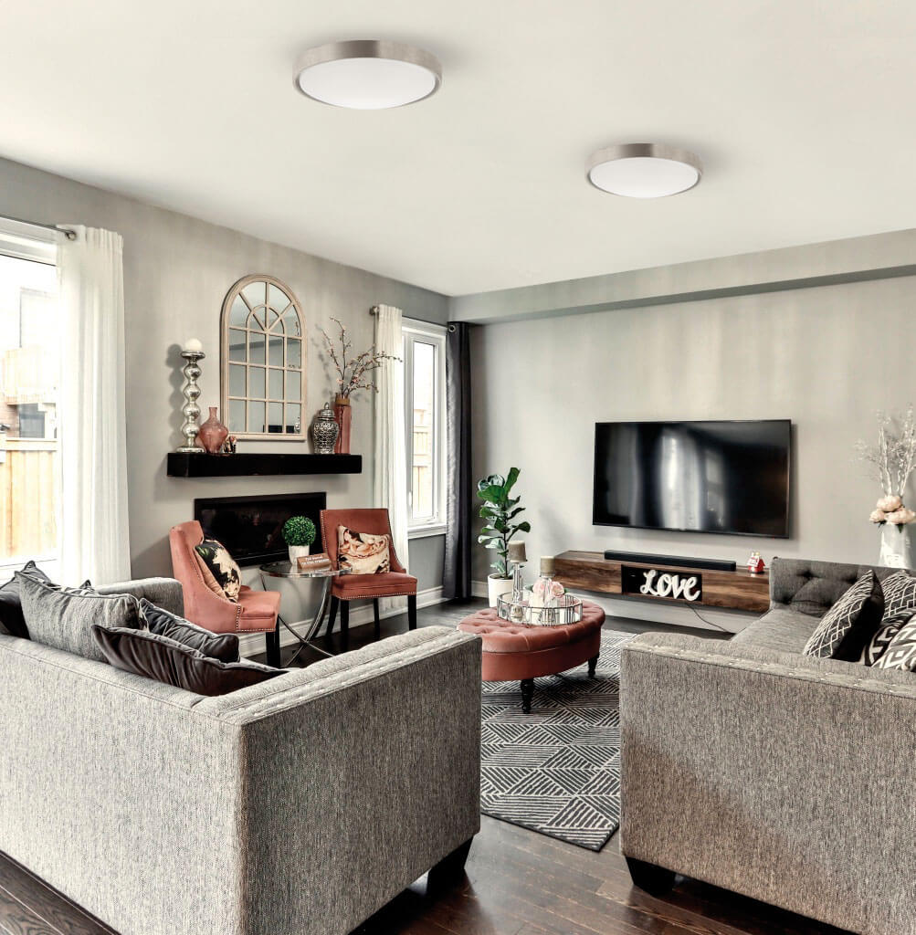 Cauti o plafoniera argintie din metal YARA 30 cu LED 18W pentru living sau dormitor, design modern, minimalist - Corp de iluminat din colectia DOMICILIO?