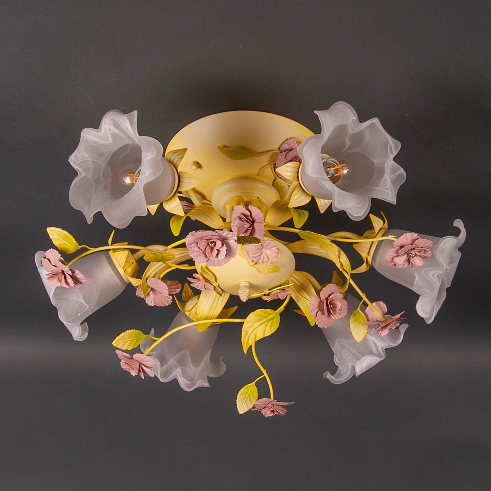 Plafoniera galbena de metal Clarissa C3, plafoniere pentru dormitor