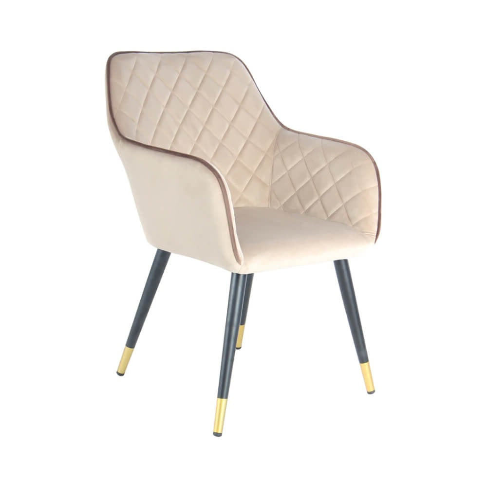 Scaun bej-maro confortabil de dining cu design elegant, colectia Domicilio 2022, textil AMINO comod, design elegant.