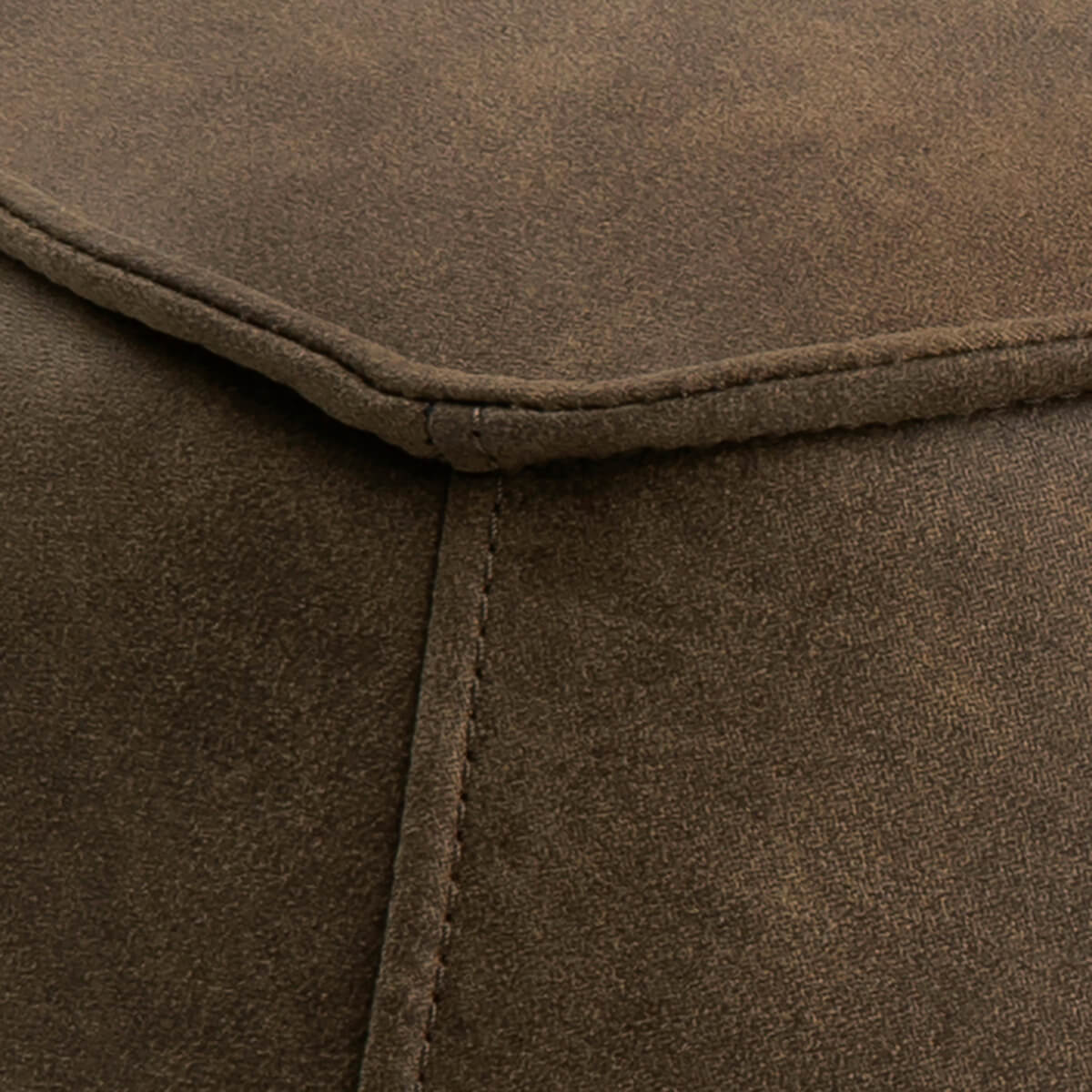 Cauti un taburet pufos maro deschis?