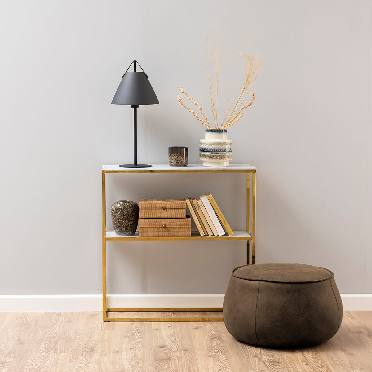 Taburet MIE S2 maro pentru o ambianta plina de farmec