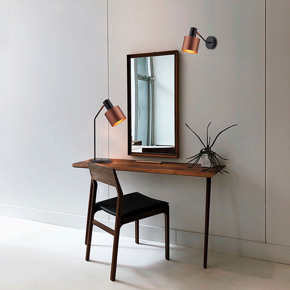 Cauti o veioza neagra DEXTER cu abajur aramiu pentru birou?